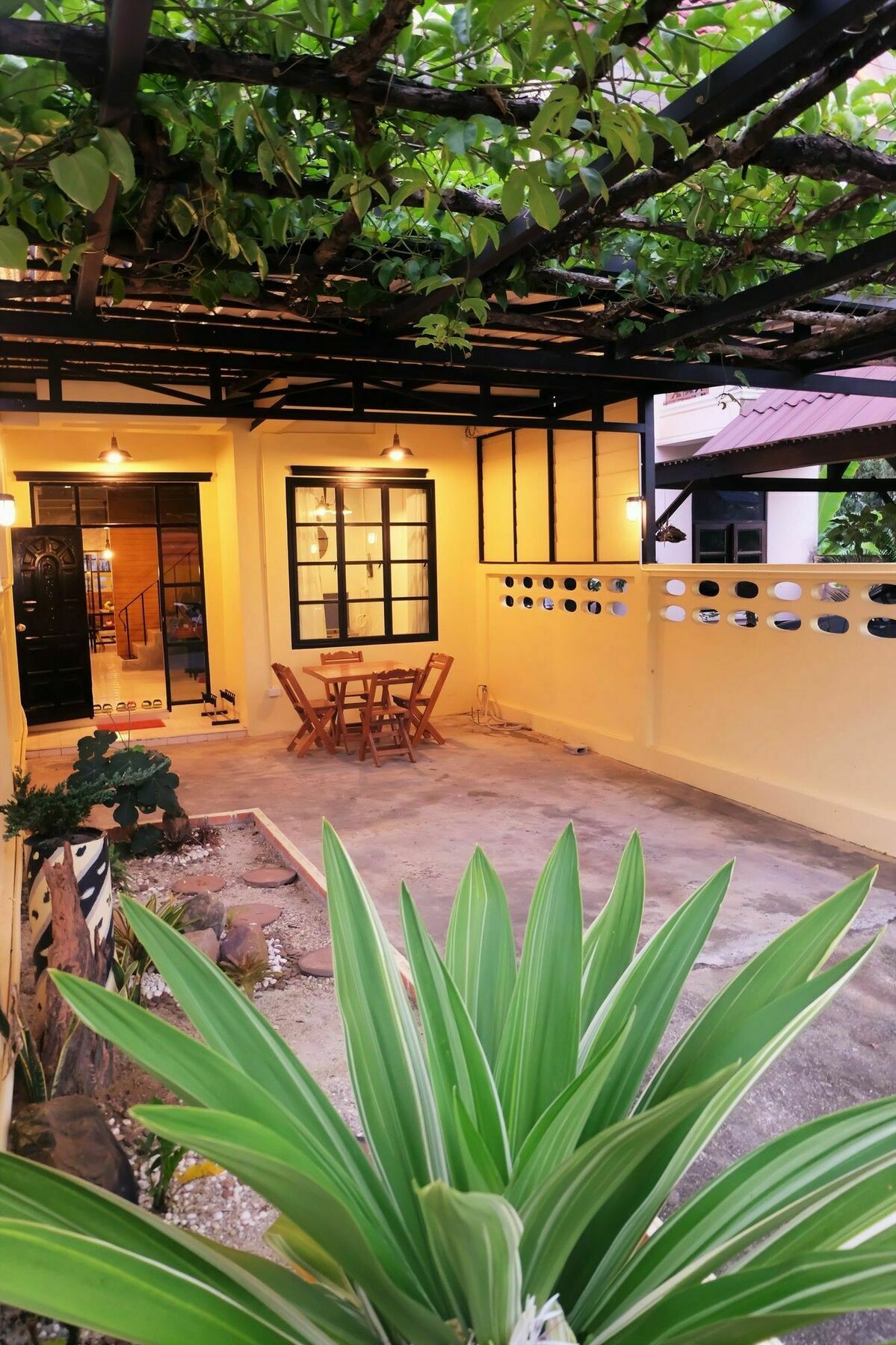 Nanrada Hometel Krabi town Exteriör bild