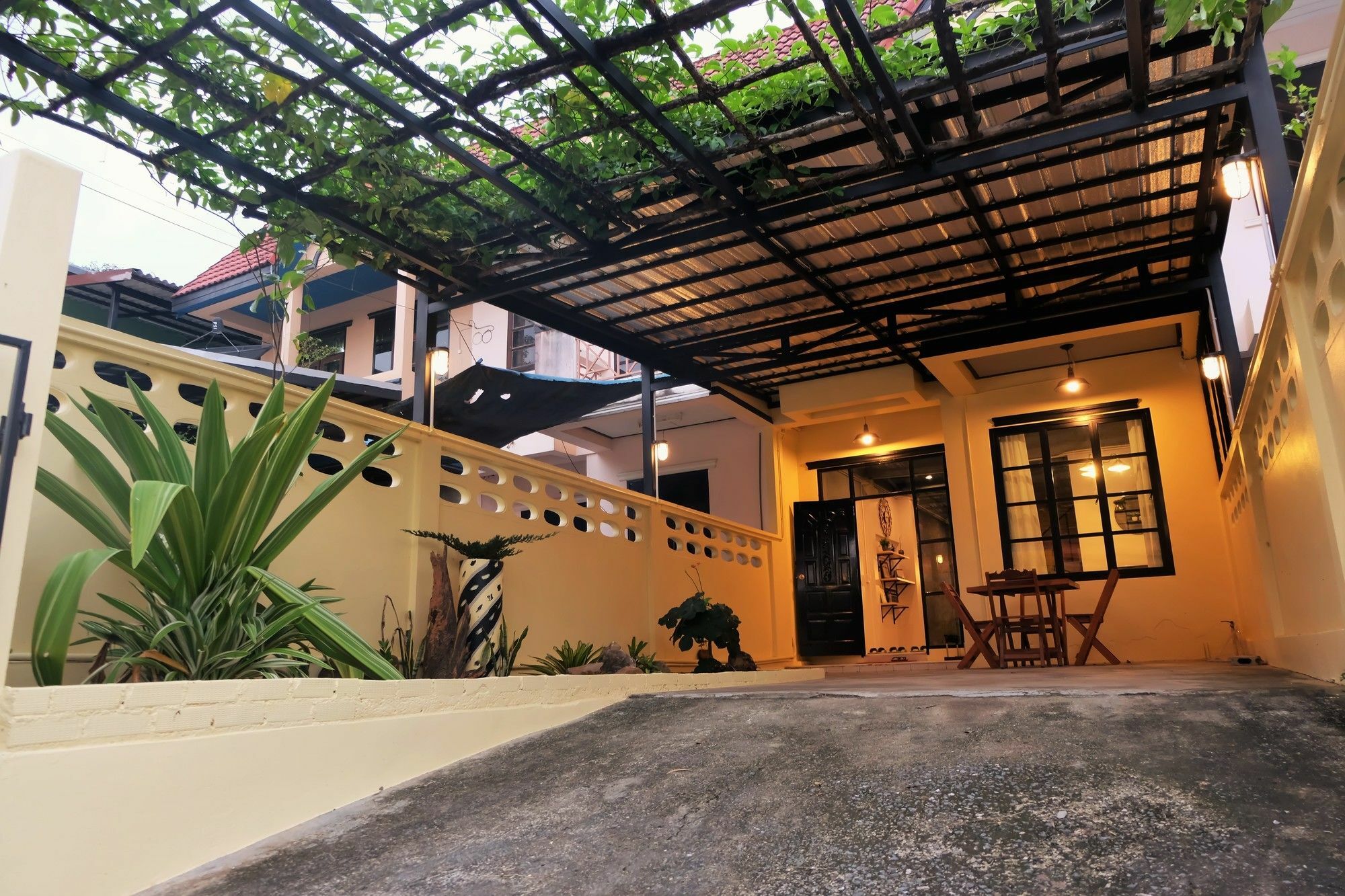 Nanrada Hometel Krabi town Exteriör bild